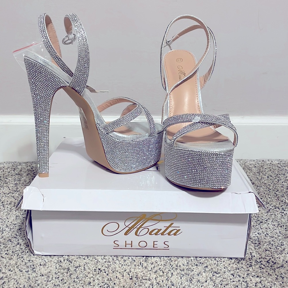 Size 6.5 Sparkly Platform Heels (never worn)